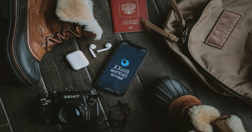Digital Minimalism for Solo Travelers: Smart Tips to Simplify 3 Digital Minimalism for Solo Travelers: Smart Tips to Simplify : comparison between travel phone overloaded with many apps and a clean minimalist setup, highlighting fewer apps equals cost‑efficient travel.
