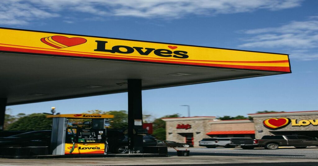 Choosing Solo Road Trip Routes USA Safety First