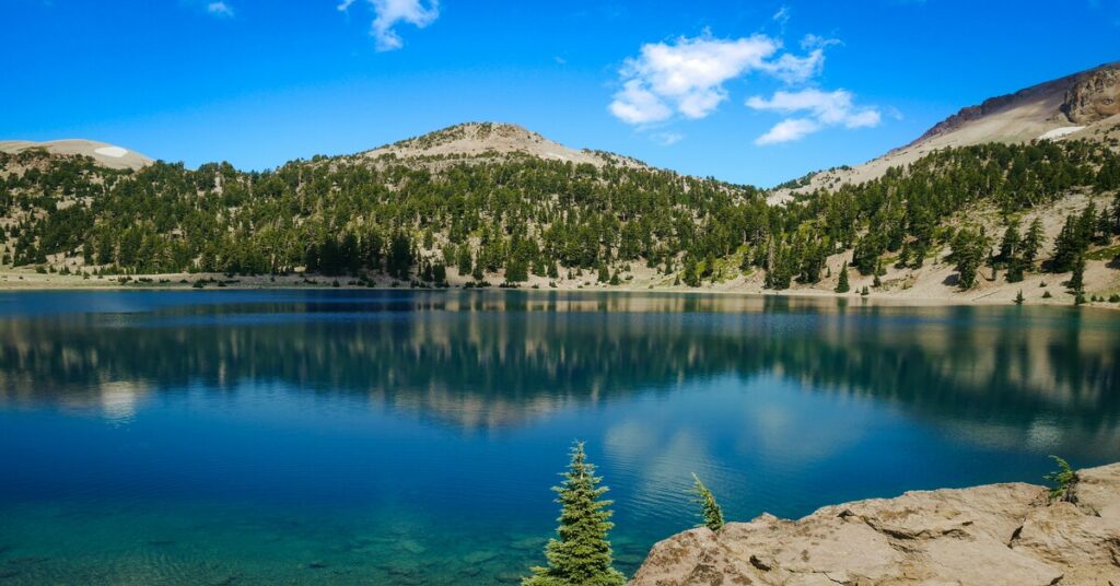 Silent Solo Touring: US Destinations to Recharge & Unwind Reset featuring hidden peaceful US travel locations