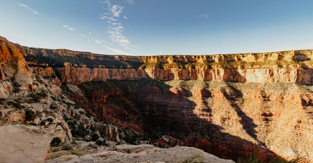 Safe Solo Routes US: Explore Freely & Travel Confidently featuring scenic nature loops and safe outdoor social paths