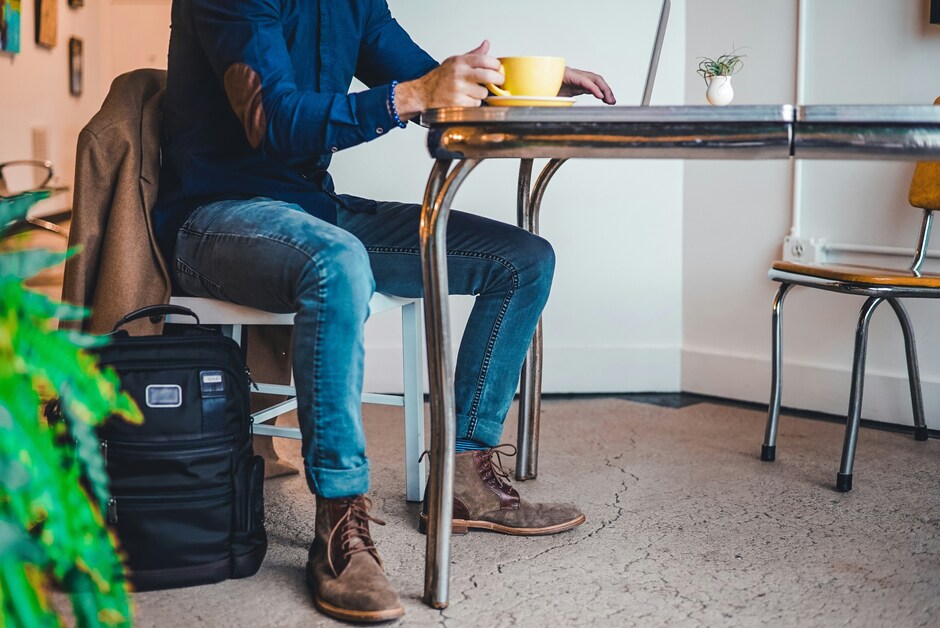 Solo Barter Travel: Swap Skills for Free US Adventures 1 Solo Barter Travel: Swap Skills for Free US Adventures, solo traveler negotiating stay with host