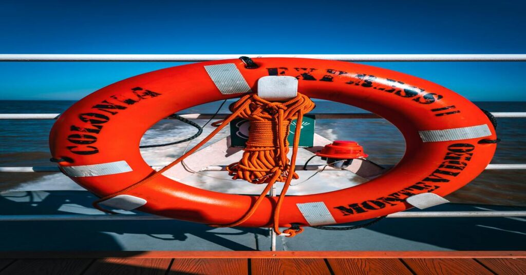 How Pickpockets Target Tourists While Traveling 9 How Pickpockets Target Tourists While Traveling - Solo Traveler Safety Awareness and Prevention Tips