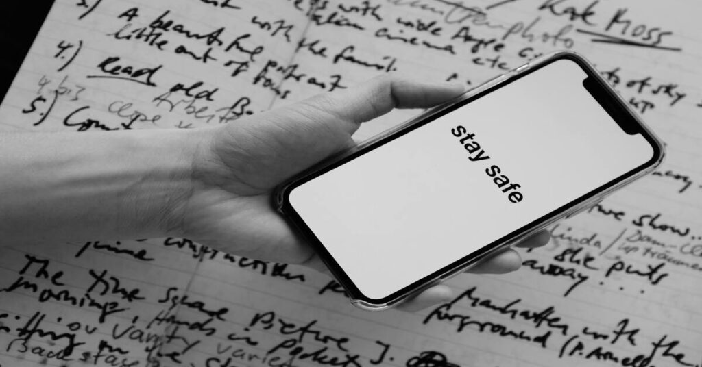 Places in the US that feel safe traveling alone - solo travelers exploring safe cities and hidden towns