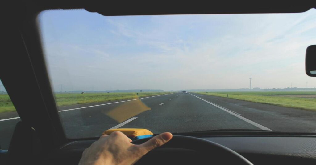 Solo Road Trip Tips for Beginners Safe, Cheap & Stress-Free solo driving confidence USA UK