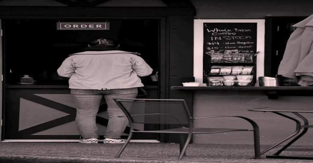 How to Make Friends While Traveling Alone by easily starting relaxed conversations at local cafes
