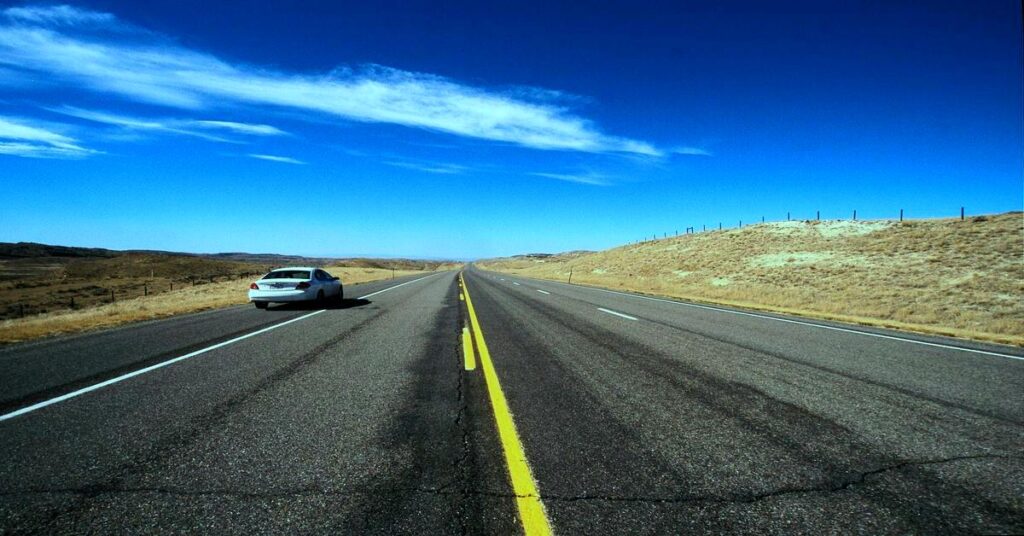 9 Best Solo Road Trips in the USA for Safe Scenic Travel 1 road trip usa open road car travel landscape