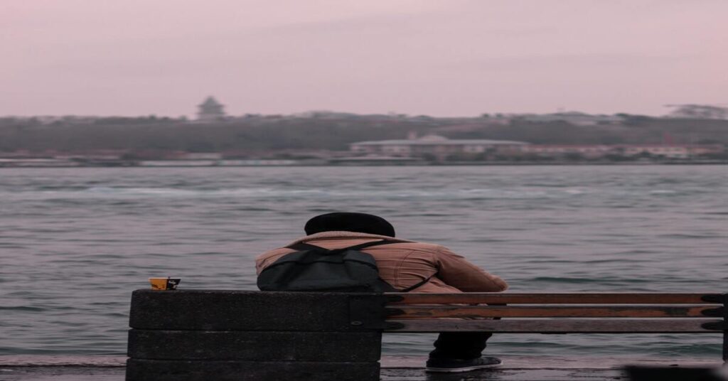 How to Make Friends While Traveling Alone: solo traveler feeling anxious yet ready to meet new people 