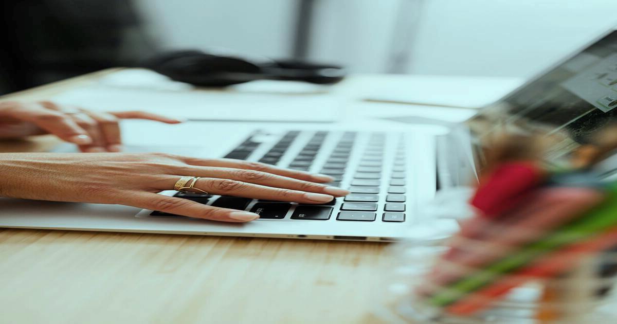 Write for Us USA Solo Travel travel blogger writing guest post content